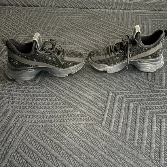 Steve Madden Glittering Black Sneakers - Picture 2 of 3